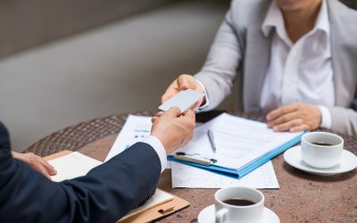 Jakie trendy dominują w projektowaniu wizytówek w 2025 roku?